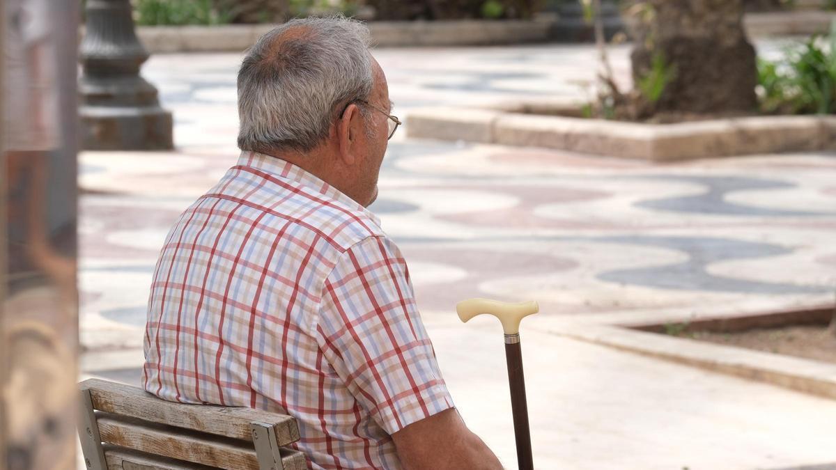 He cotizado durante más de 44 años y cada mes sufro un recorte injusto en mi pensión