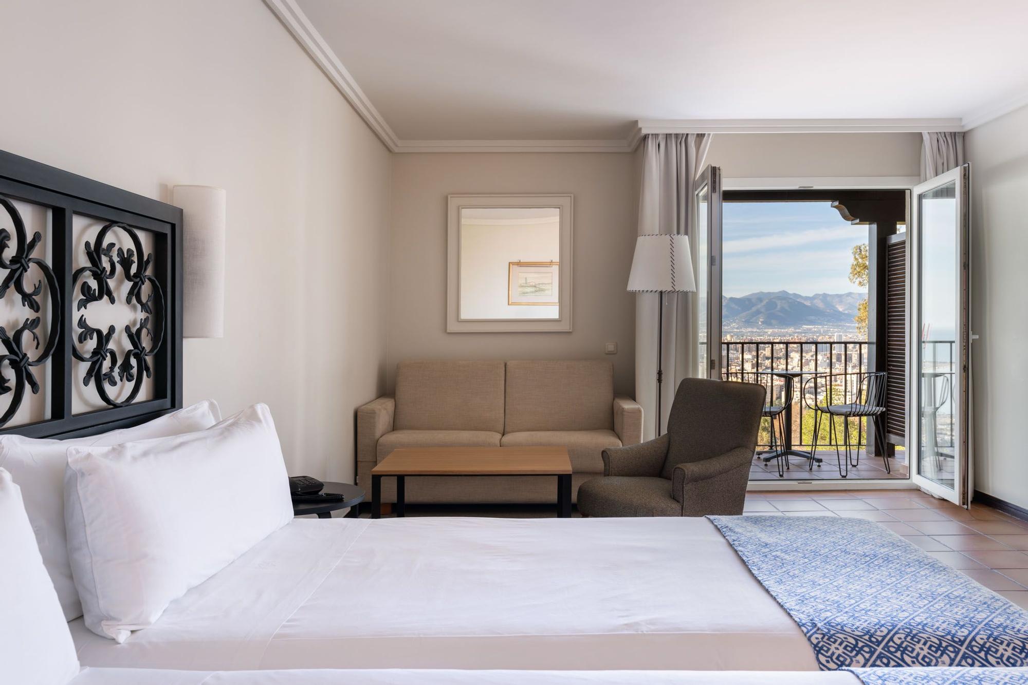 Relax y mucha, mucha luz en el Parador de Málaga