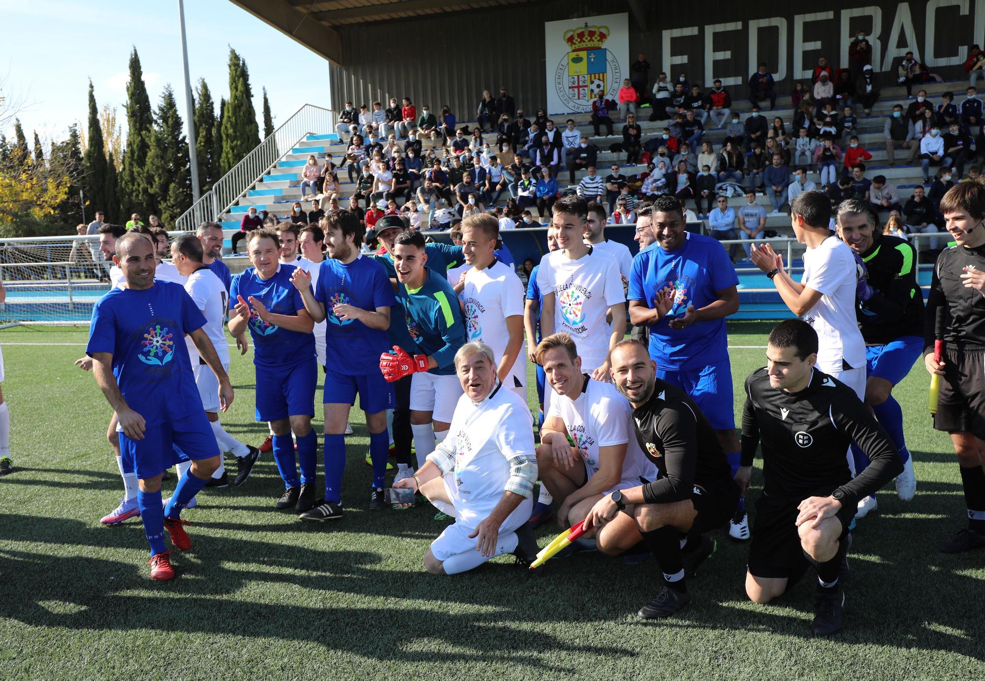 FOTOGALERÍA | Partido famosos contra ciudad de Zaragoza por el día de la Convivencia y la Acción Social