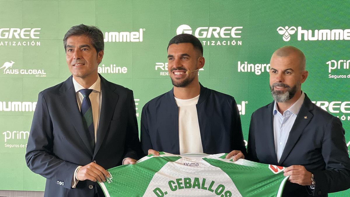 Dani Ceballos, en su presentación como jugador del Betis