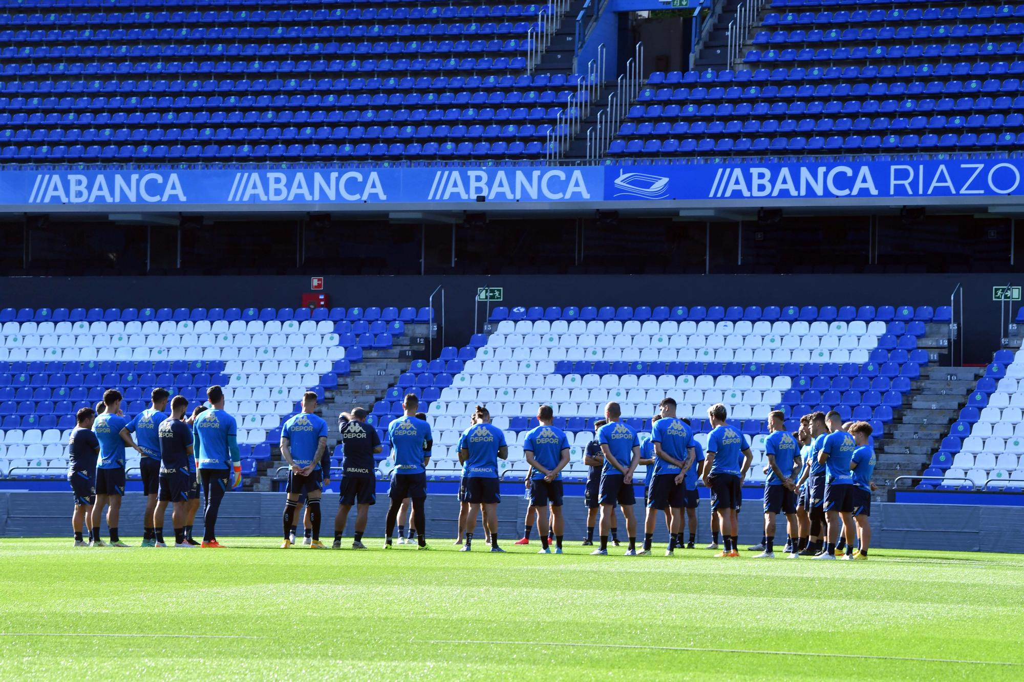 Sin partido con el DUX, el Deportivo se entrena en Riazor