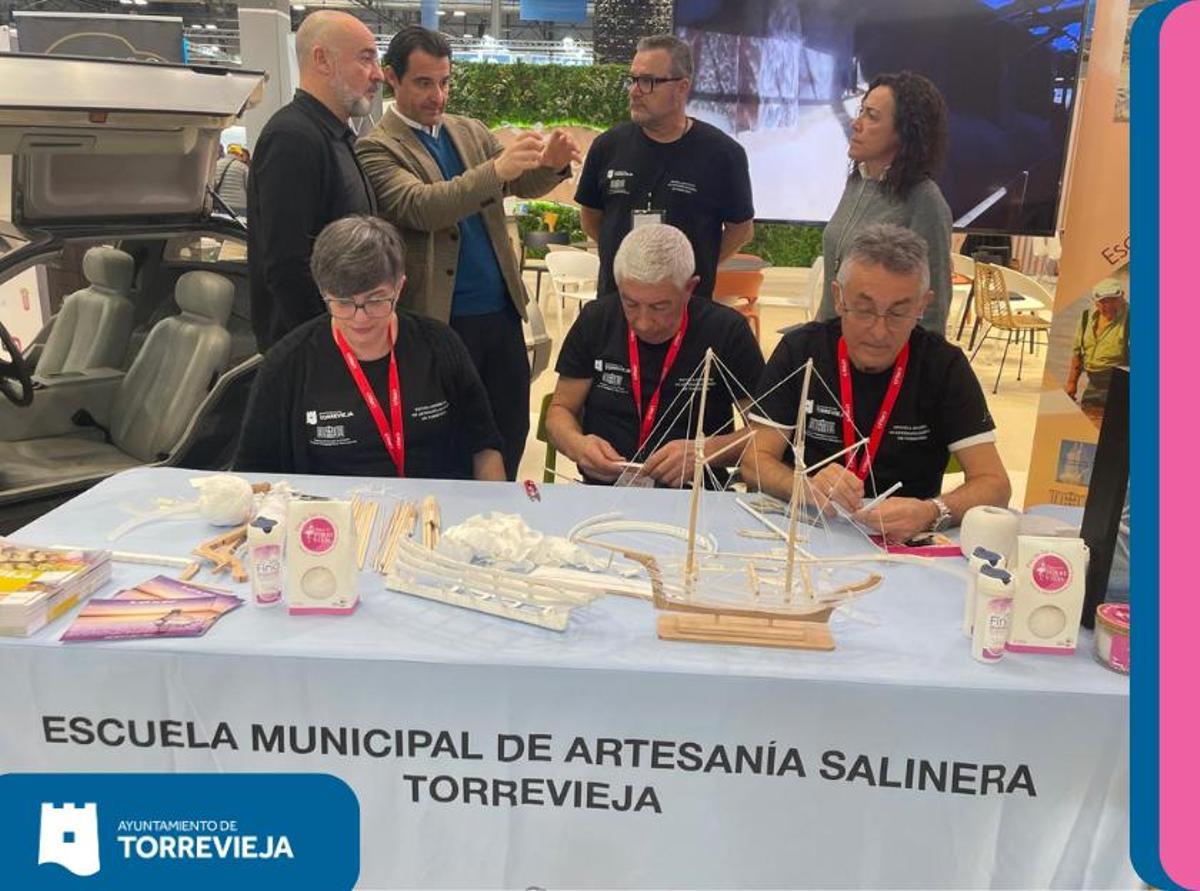 La Escuela Municipal de Artesanía Salinera de Torrevieja muestra en FITUR una de las tradiciones más singulares de la ciudad