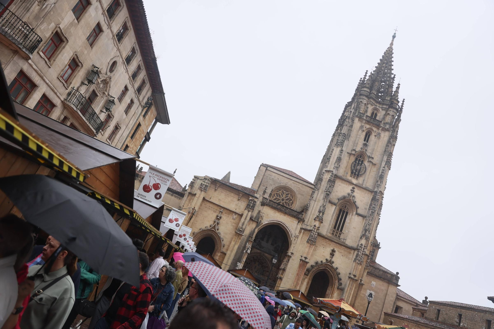 EN IMÁGENES | Último día de la feria de La Ascensión que convivió con el partido por el ascenso