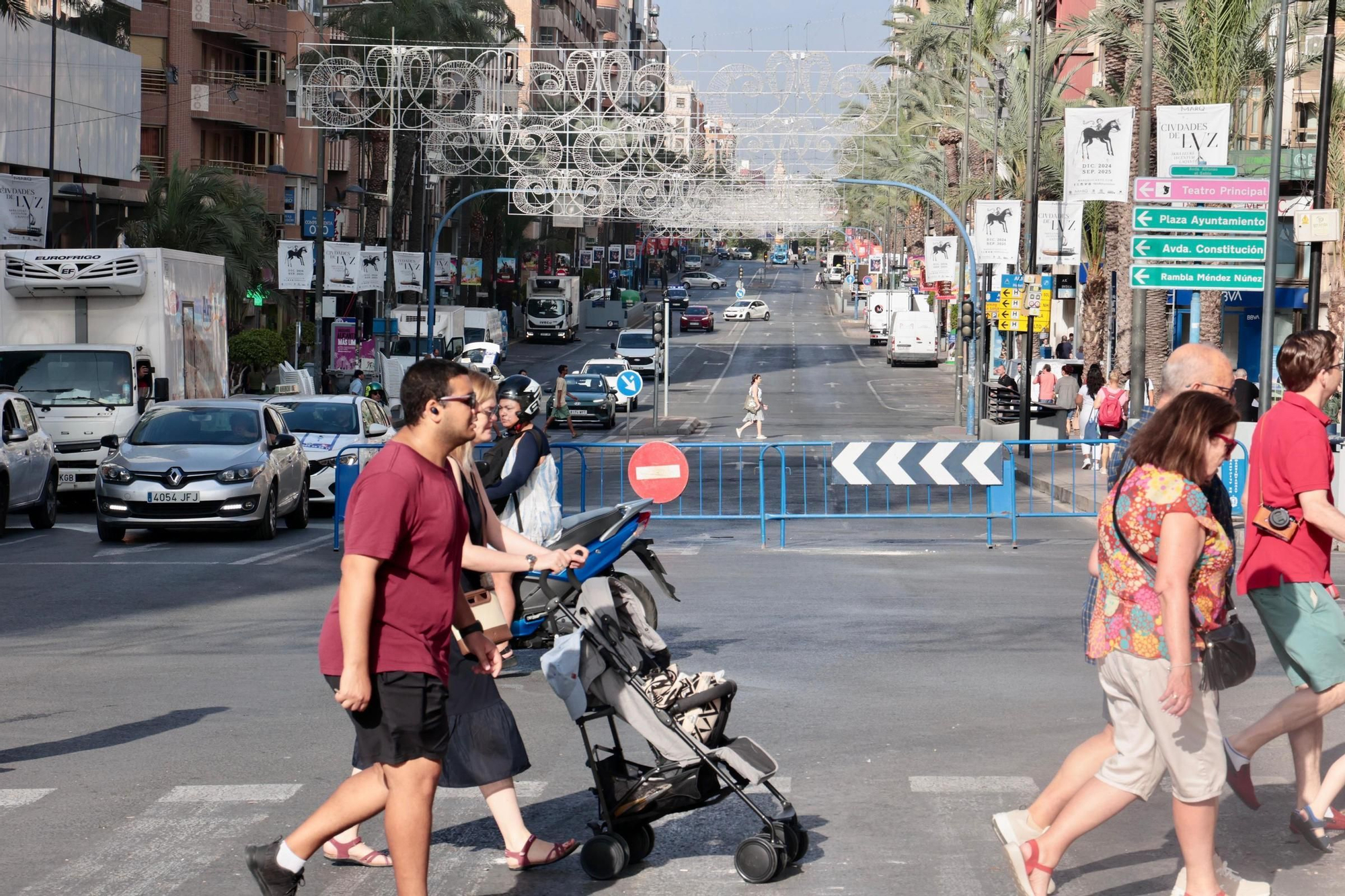 Primeros atascos en Alicante por las Hogueras 2025