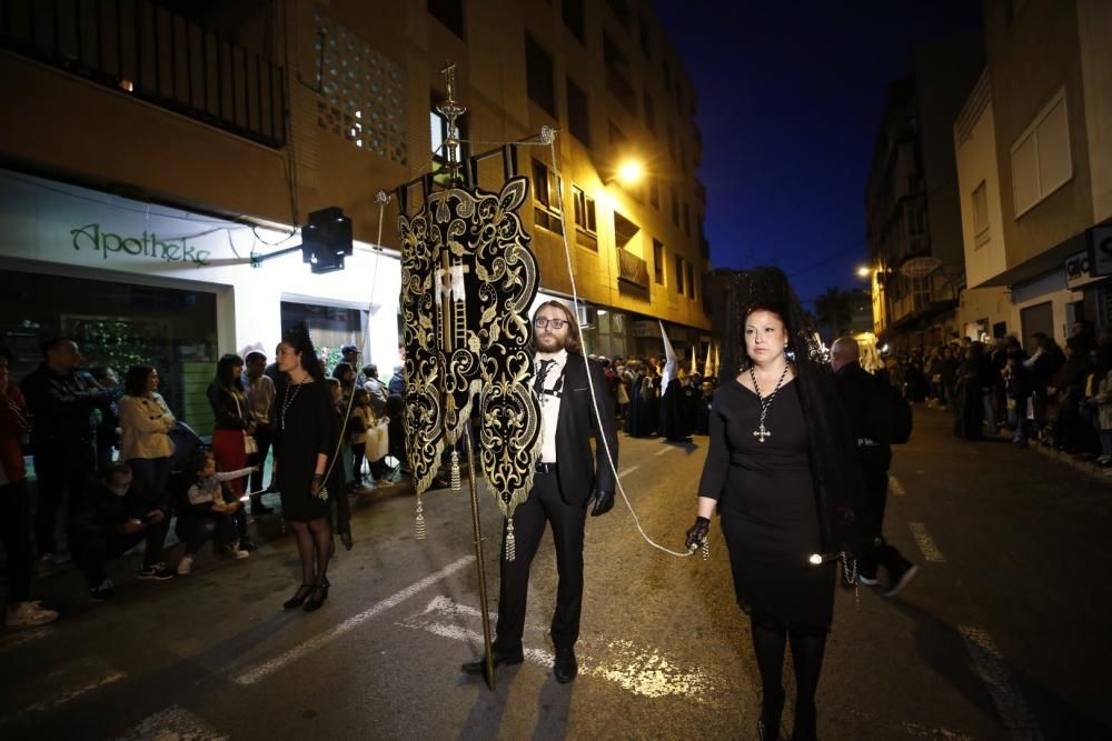 Domingo de Ramos: Procesión de Las Mantillas en Torrevieja con Nuestra Señora de La Esperanza y de La Paz