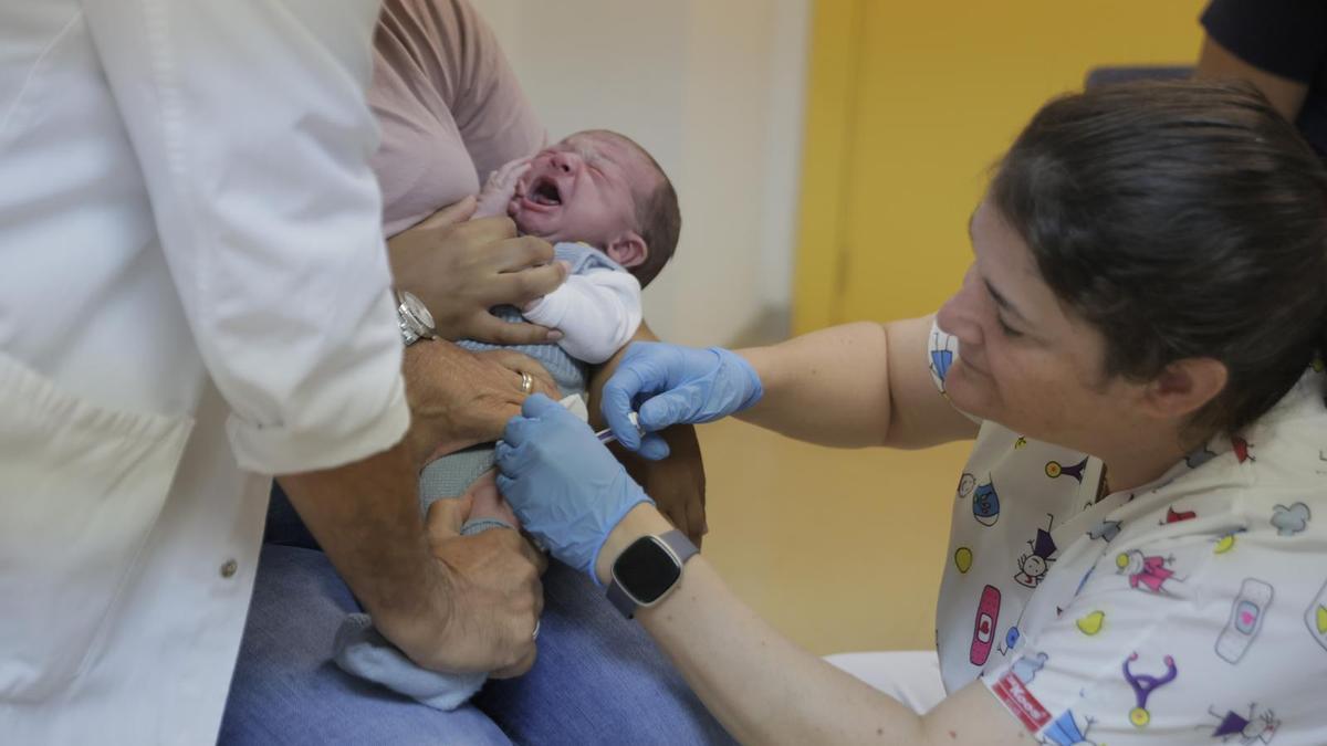 Empieza la segunda campaña de vacunaciones contra la bronquiolitis