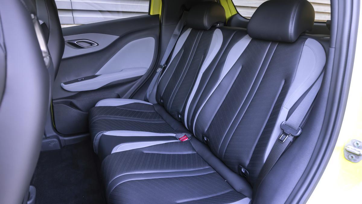 Plazas traseras del BYD Dolphin Surf