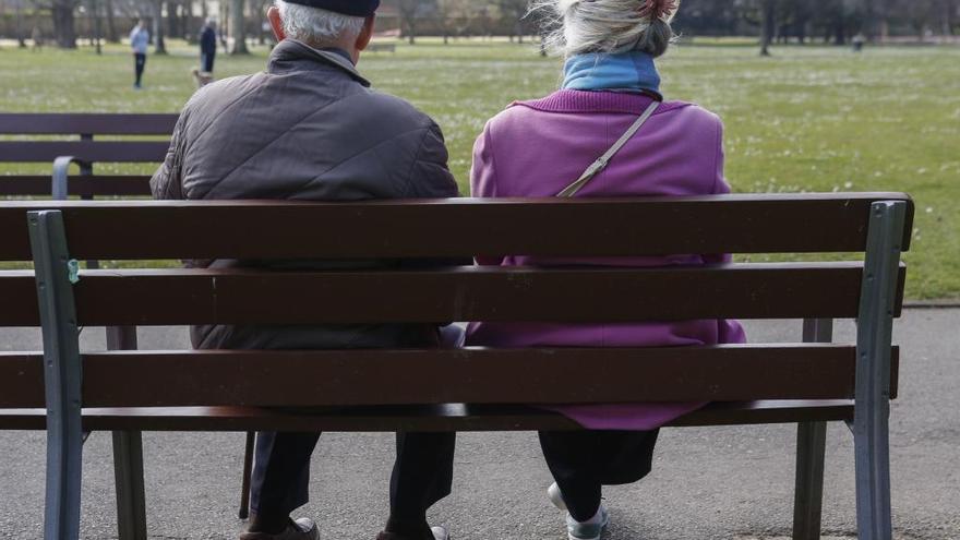 Una pareja de ancianos.