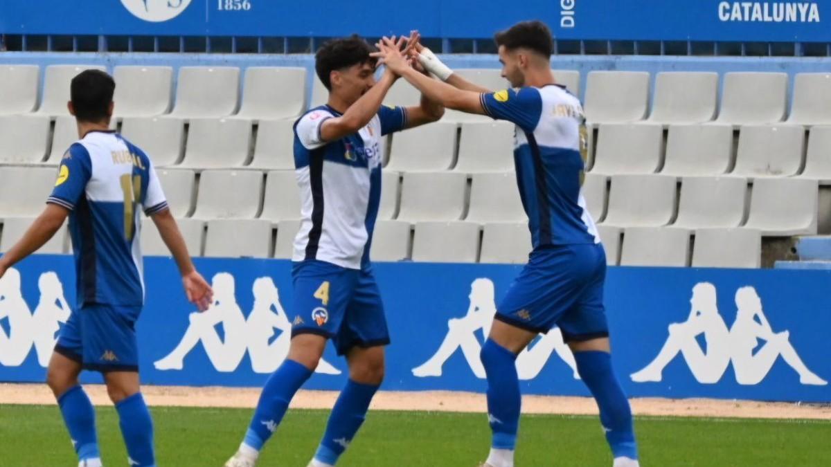 El Sabadell, celebrando el gol