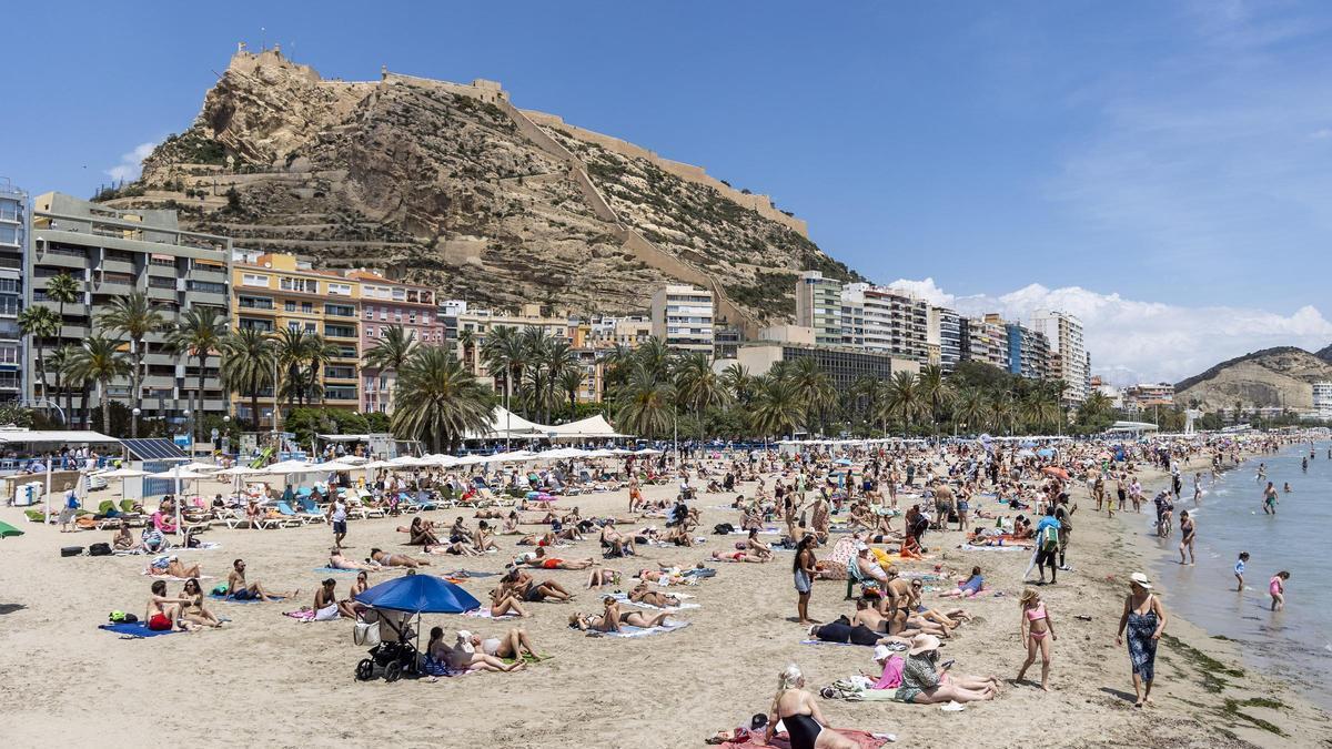 La Costa Blanca sobrepasa los 1.000 millones de ingresos por turistas extranjeros fuera del verano