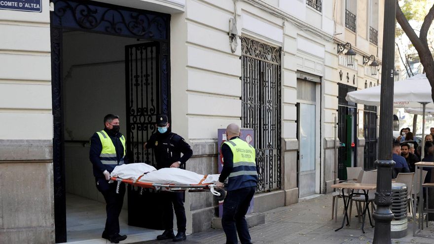 Mata a su novia en València e intenta huir por el deslunado fingiendo ser un ladrón