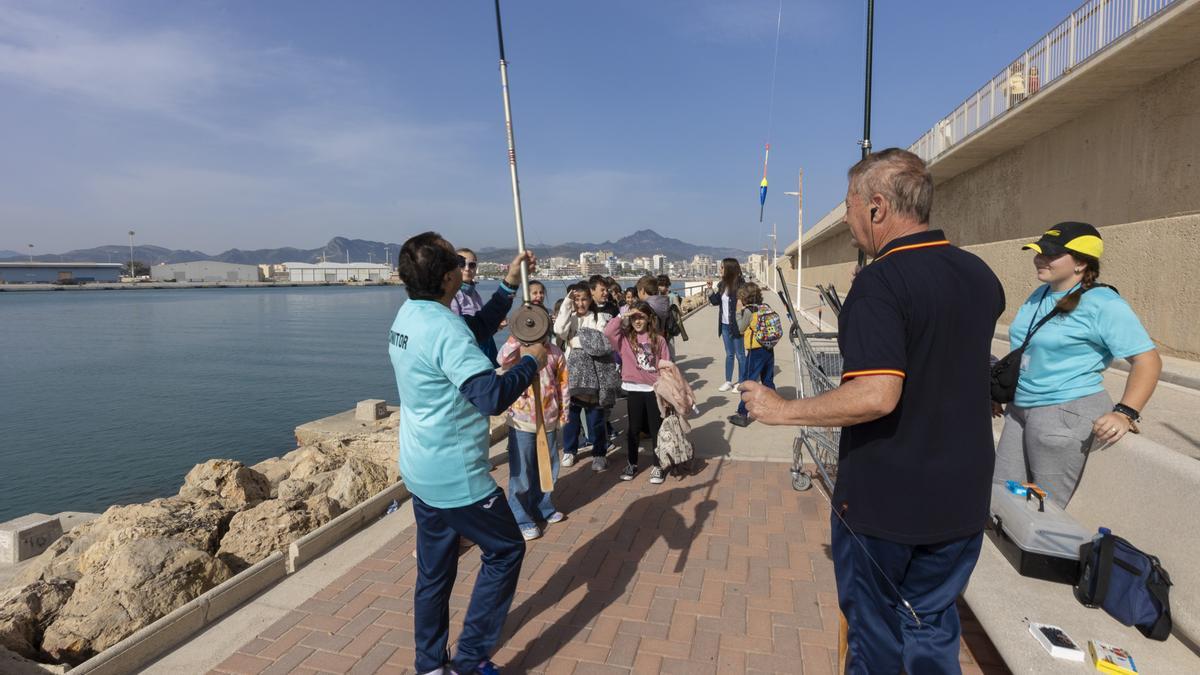 Una imatge de l'acte d'ahir a la seu del CD Pesca Gandia