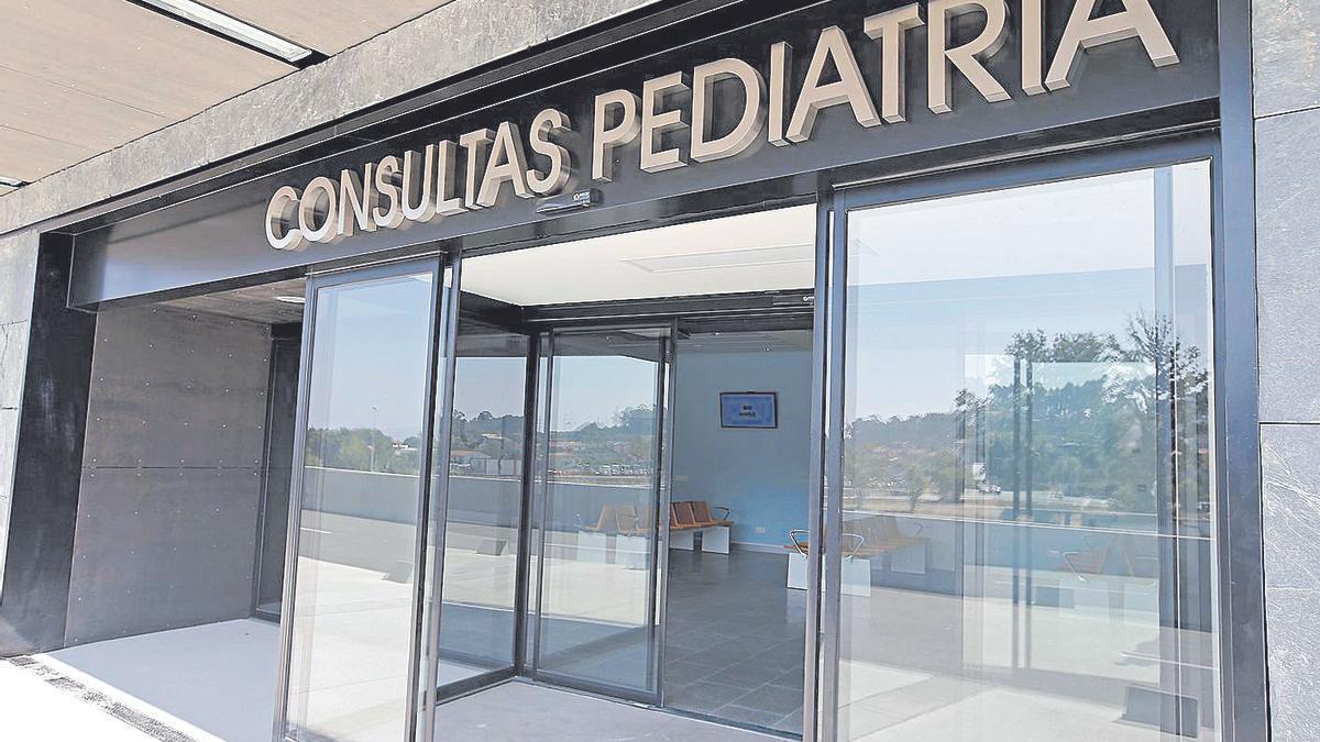 Acceso al área de pediatría del hospital Álvaro Cunqueiro.