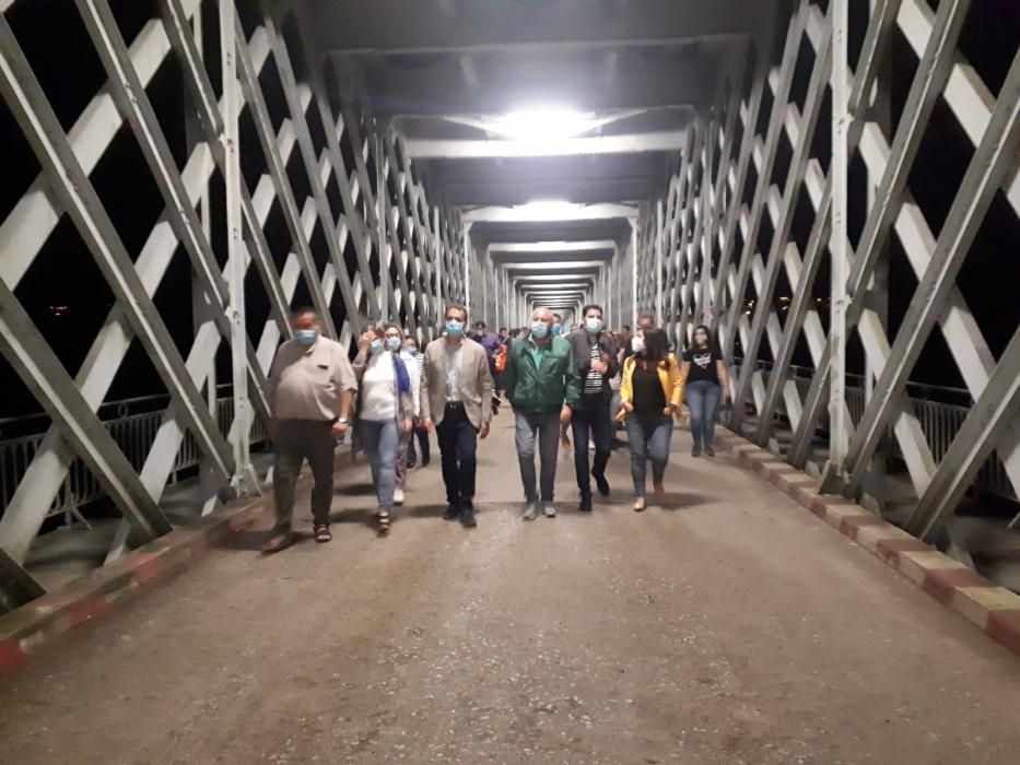 El acto de apertura de fronteras en el viejo puente internacional.