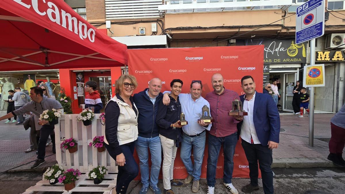 Jurado y organización, con los tres ganadores en categoría profesional.