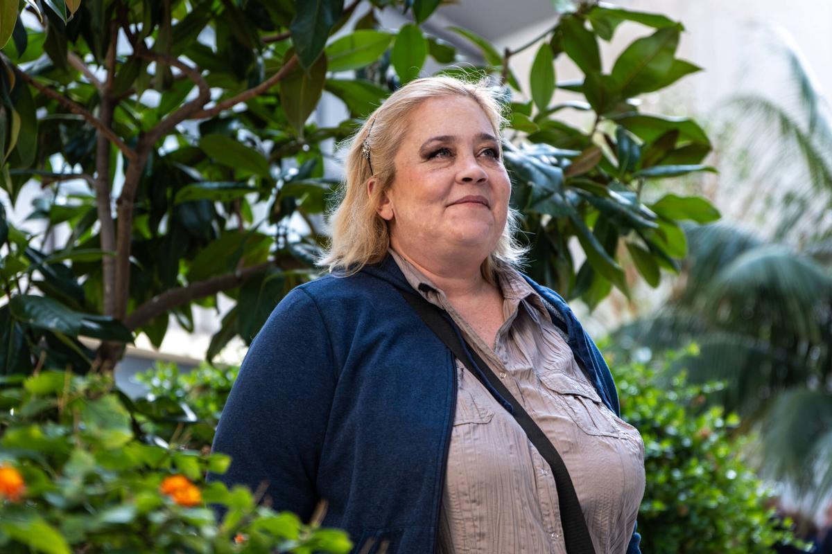 Reportaje con maestros y alumnos y declas institucionales de Martínez Bravo y John Hoffmann