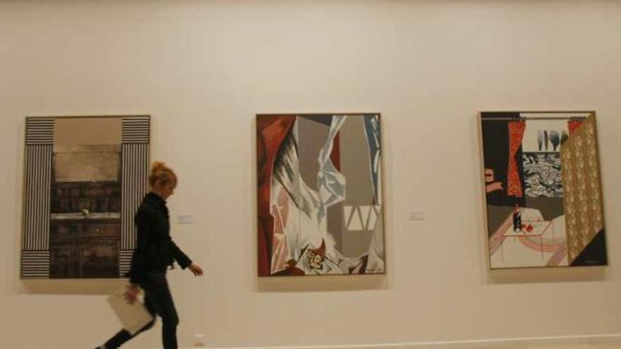 La exposición, organizada por la Fundación Unicaja, la componen 34 obras de mismo tamaño (140x114 cm.) y de gran colorido.
