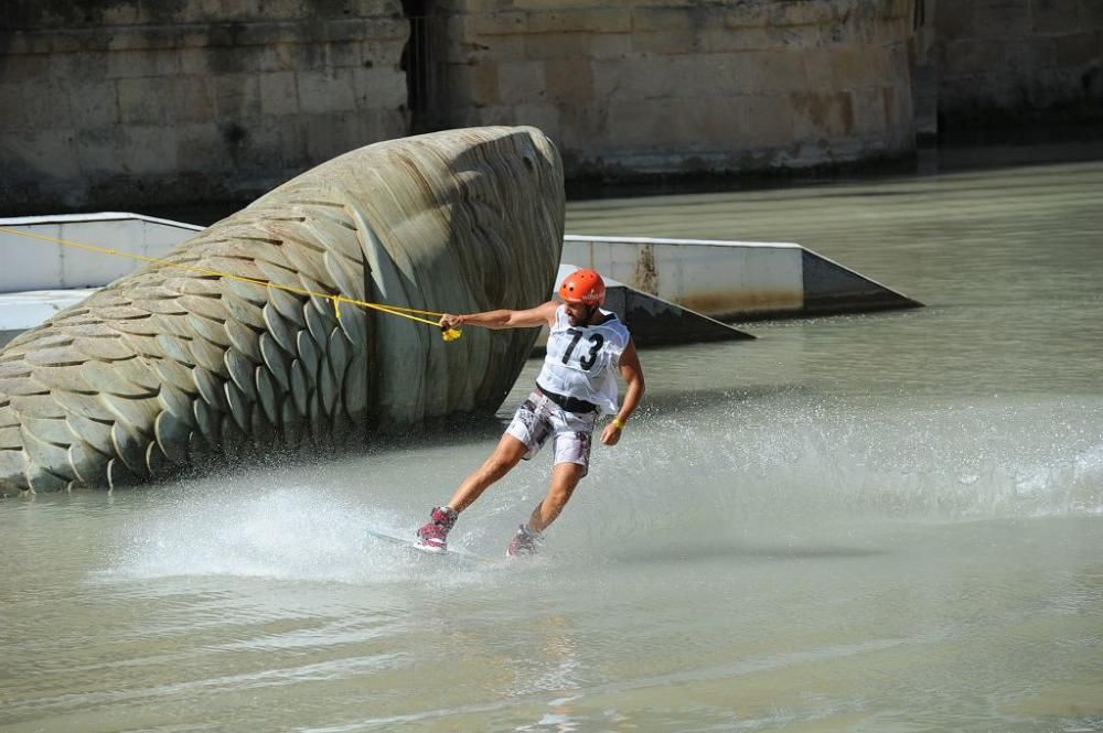 Exhibición de Wakeboard en el Río Segura