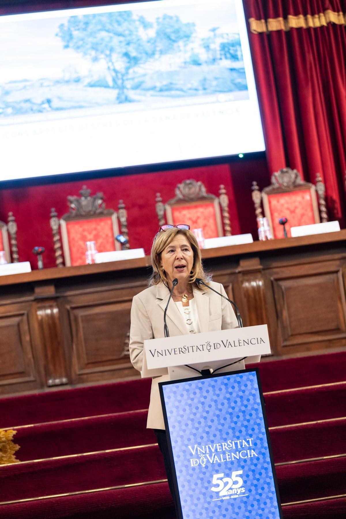 La catedrática de Geografía Ana Camarasa en el seminario 'Lecciones aprendidas después de la dana de València'