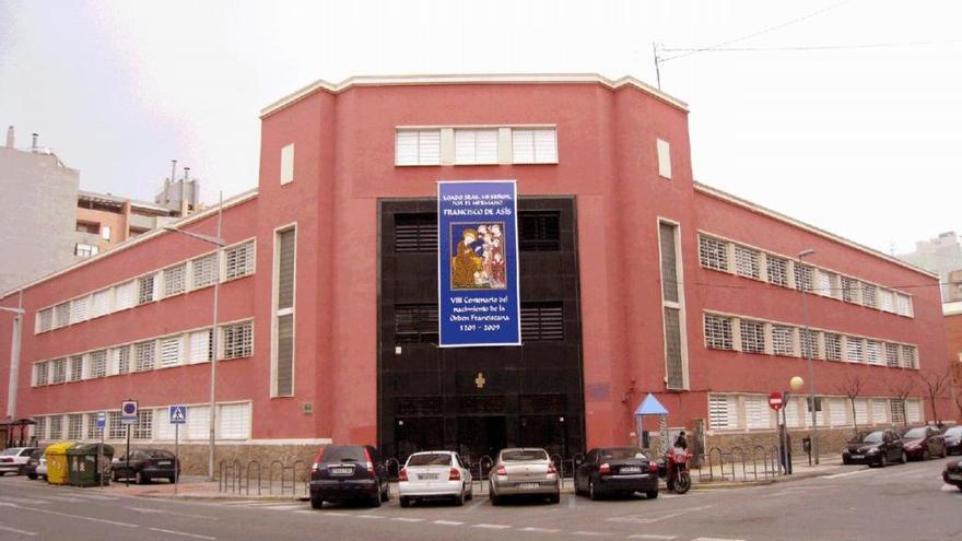 Fachada del colegio Franciscanos de Cartagena