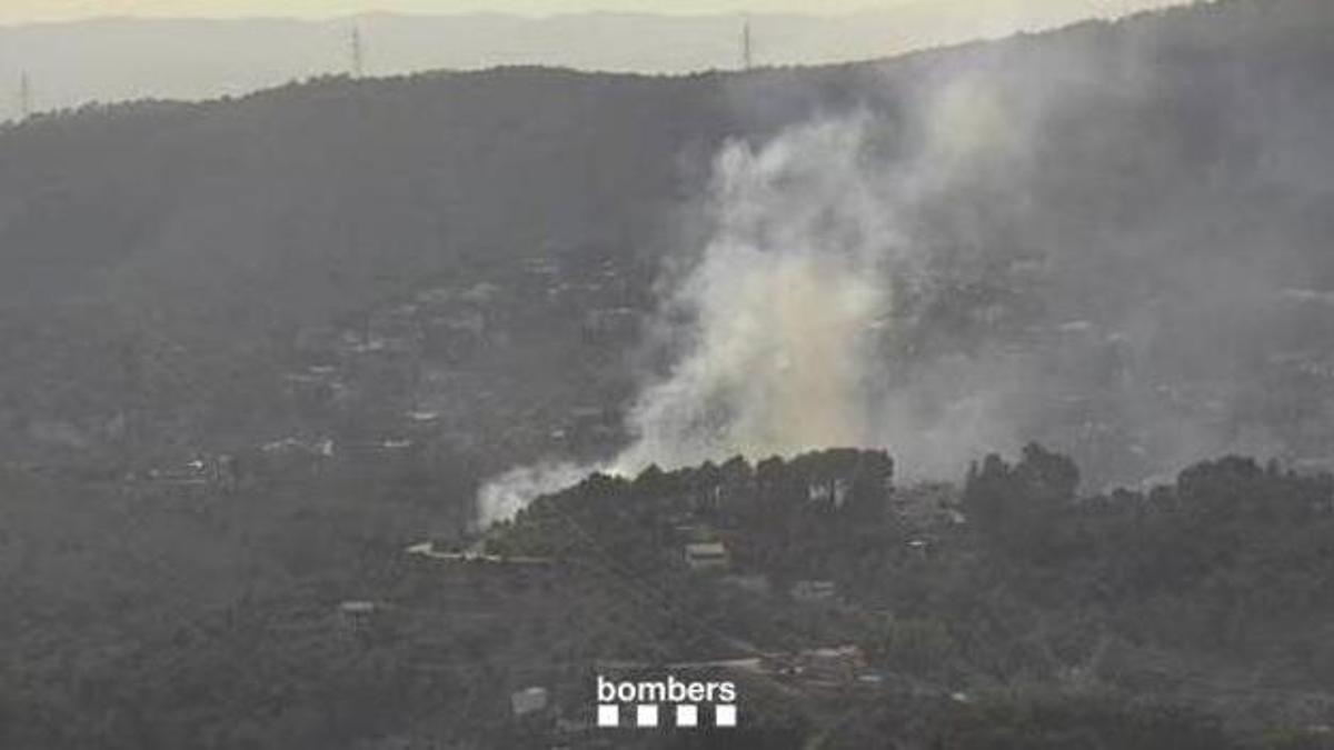Un incendio en Barcelona obliga a confinar a unas 3.300 personas