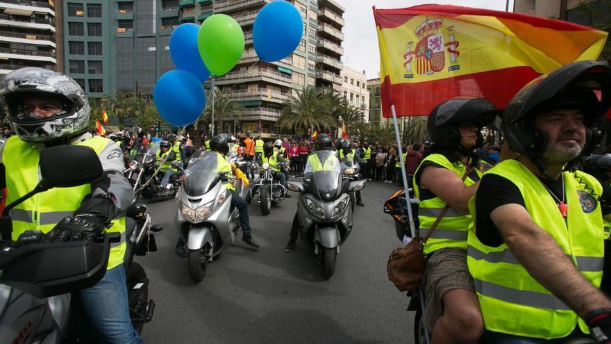 Imagen de una manifestación de Jusapol en Alicante para reivindicar la equiparación salarial