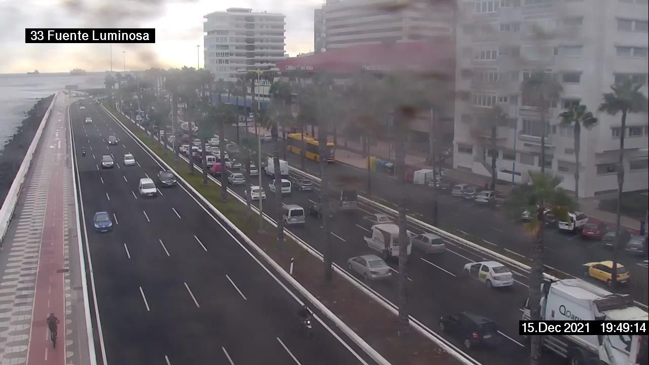 Choque entre dos vehículos en la Avenida Marítima