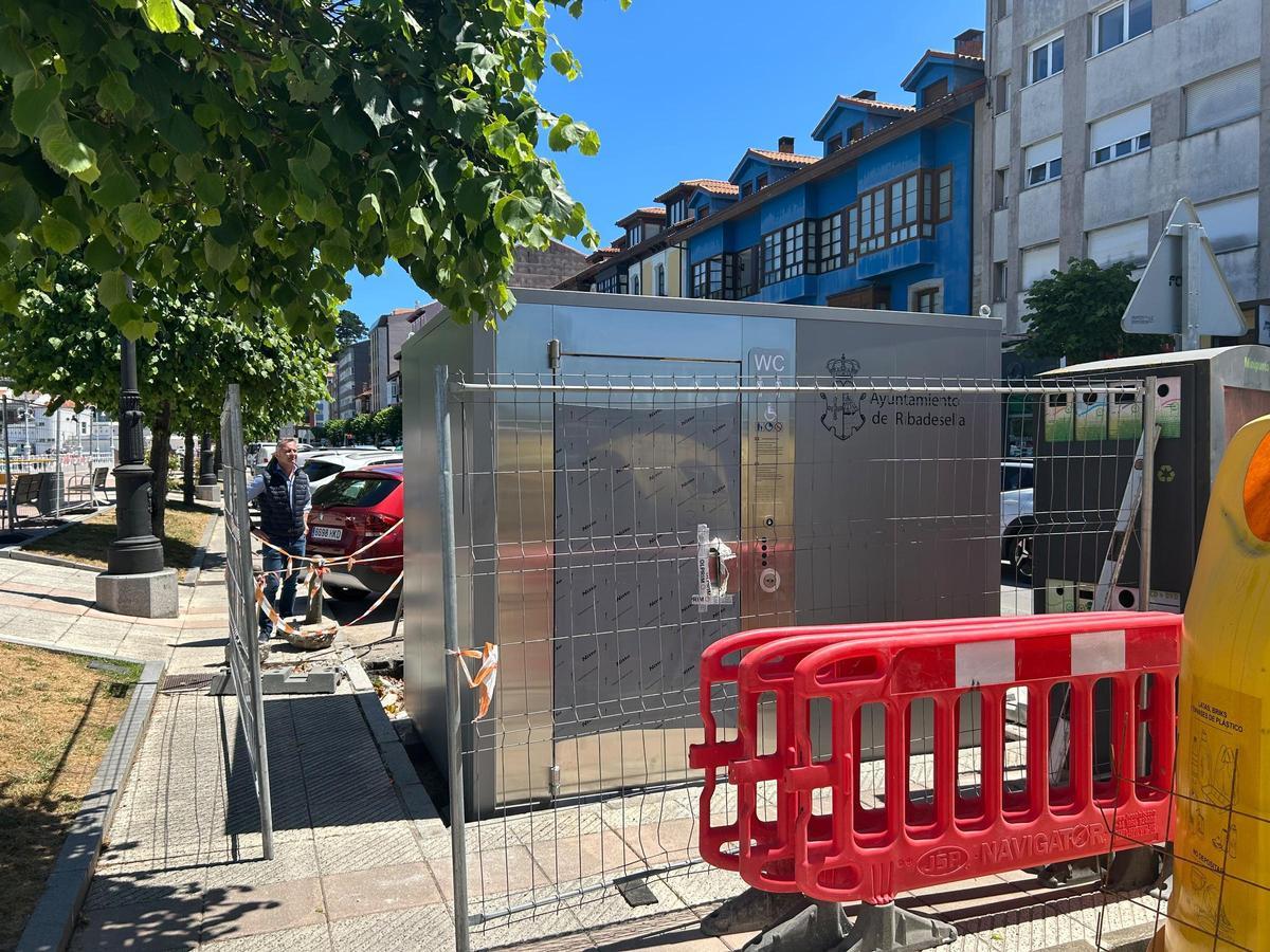 La instalación de la cabina en la calle Marqueses de Argüelles.