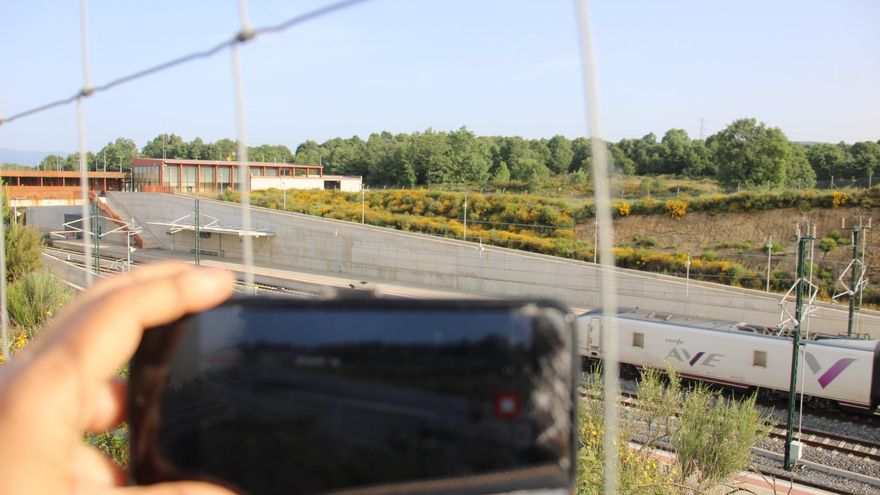 El presidente de Renfe obvia que el tren de Zamora es ya servicio público