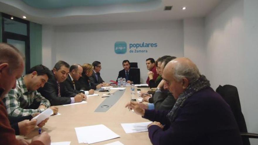 Reunión del Comité de Política Local de PP, ayer en la sede popular.