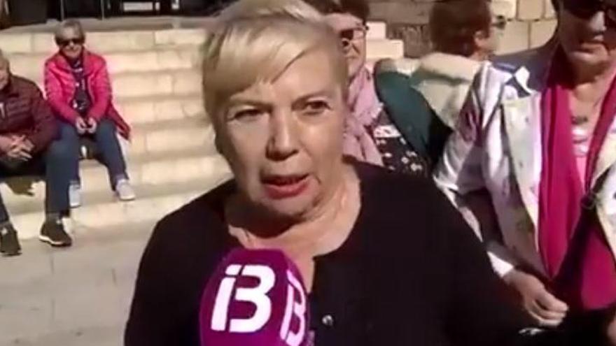VÍDEO | Una dona s&#039;indigna perquè la missa a la catedral de Mallorca és en català