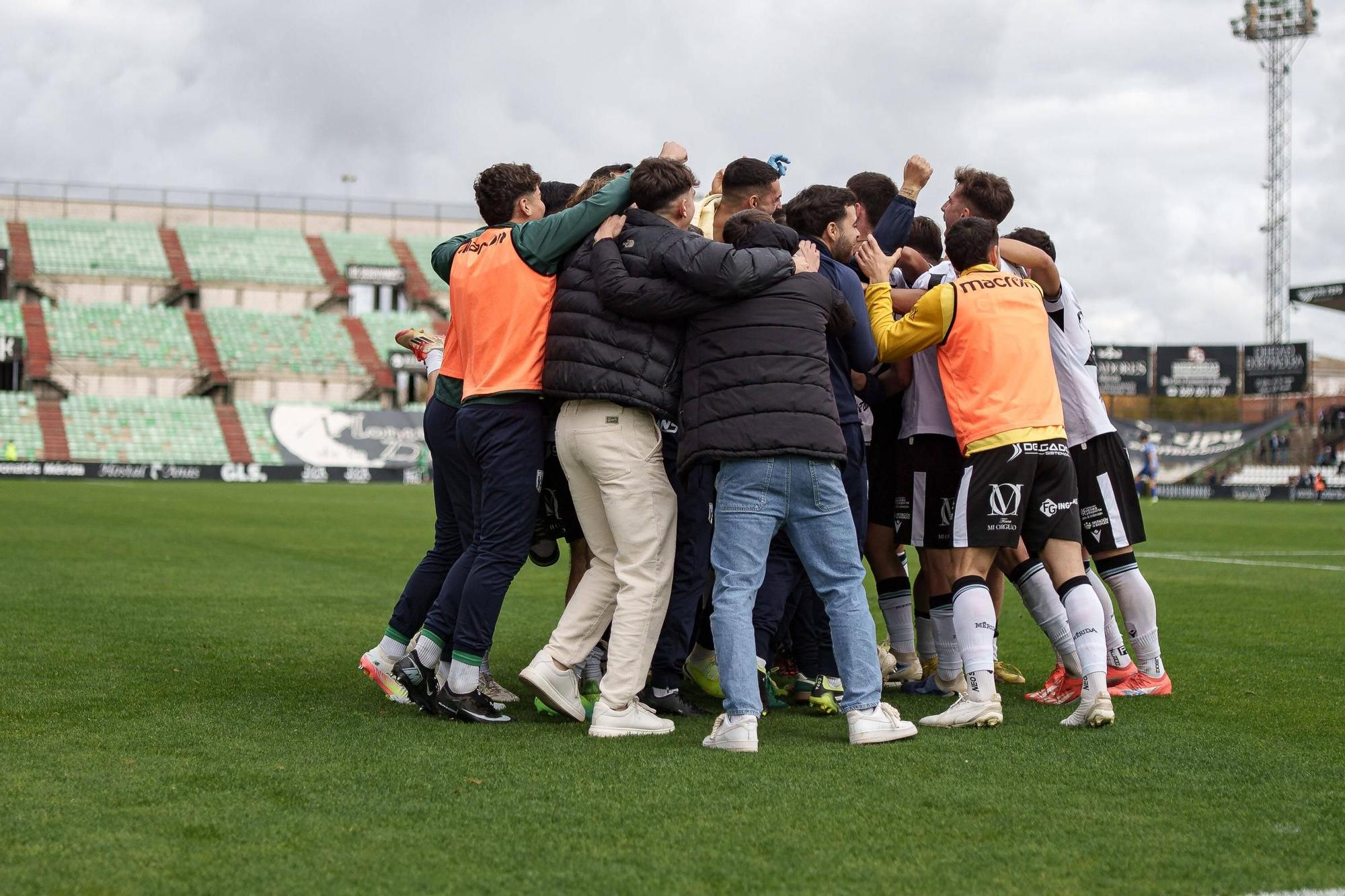 FOTOGALERÍA | Las mejores imágenes del partido Mérida-Orense