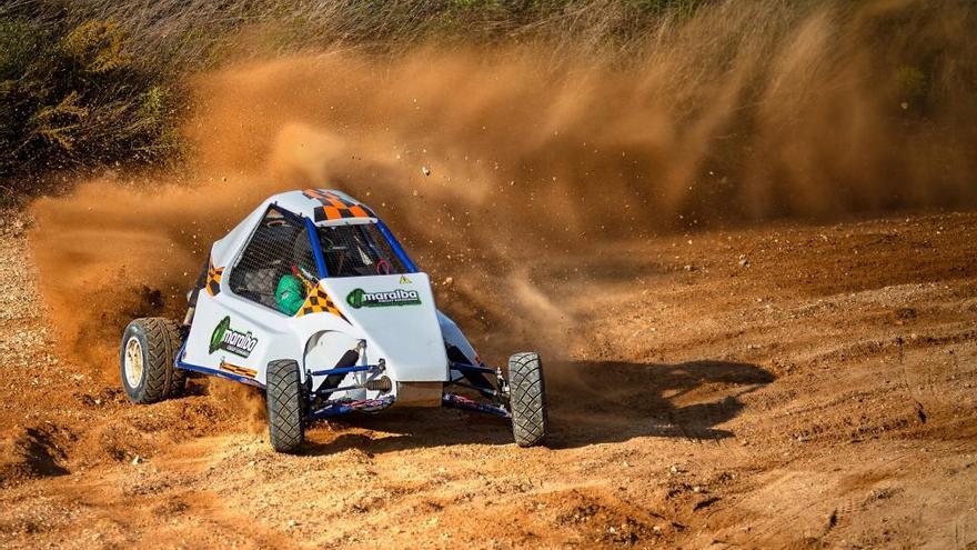 Maralba ofrece dos experiencias de conducción muy diferentes: el Rally Kart Cross y el Yacar Experience.