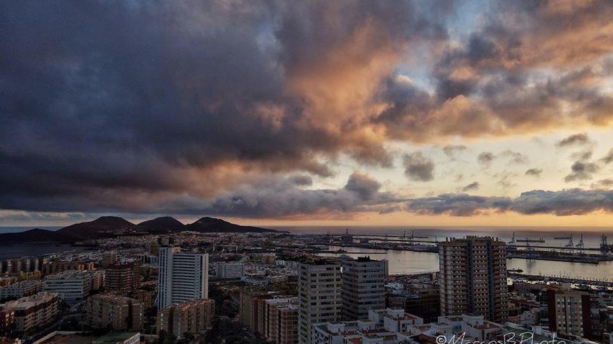 Amanecer en la capital grancanaria este lunes 31 de agosto.