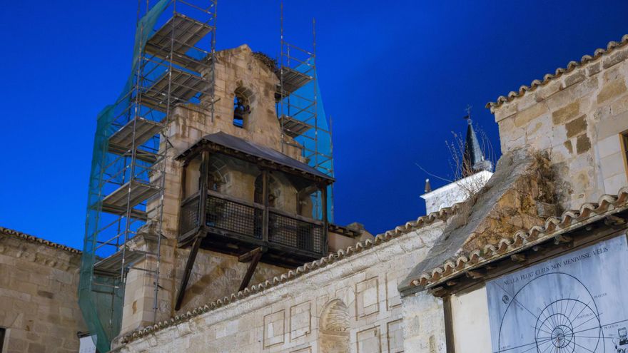 Comienza la restauración de la espadaña de la iglesia de Santa Lucía