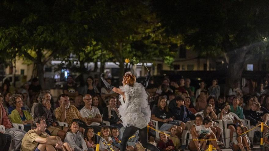 El Festival de Teatre Visual de Sineu, el Ciclop, logra un lleno absoluto en las salas y un gran éxito de público en la calle