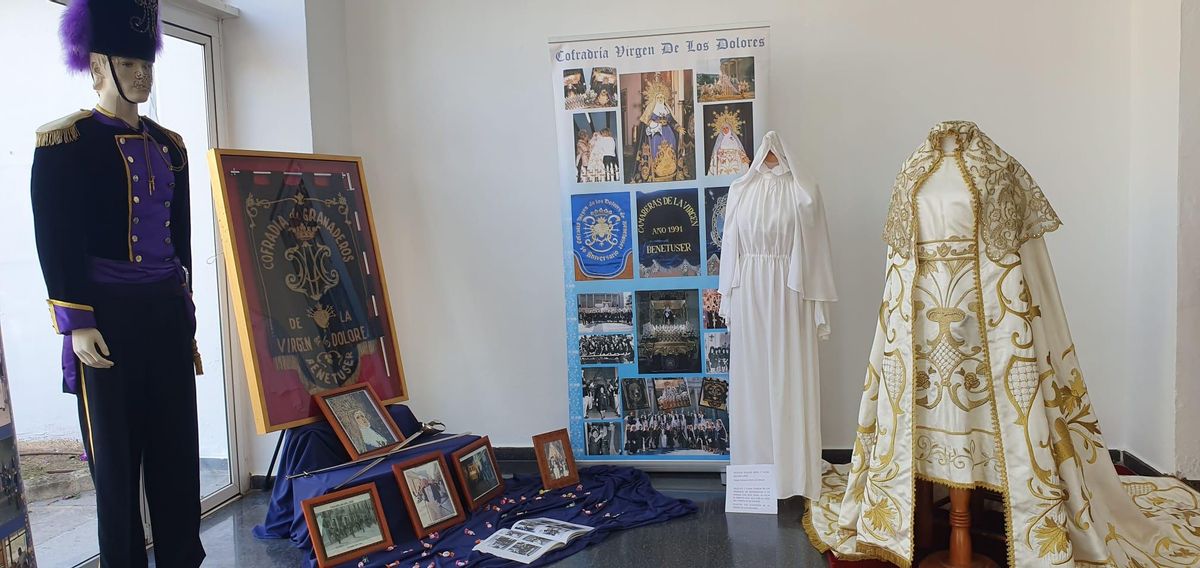 Parte de la exposición fotográfica del 75 aniversario de la Semana Santa de Benetússer.