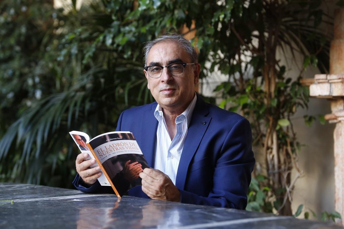 José Martínez Olmos: "Hay que evitar una tercera ola con el refuerzo de la sanidad"