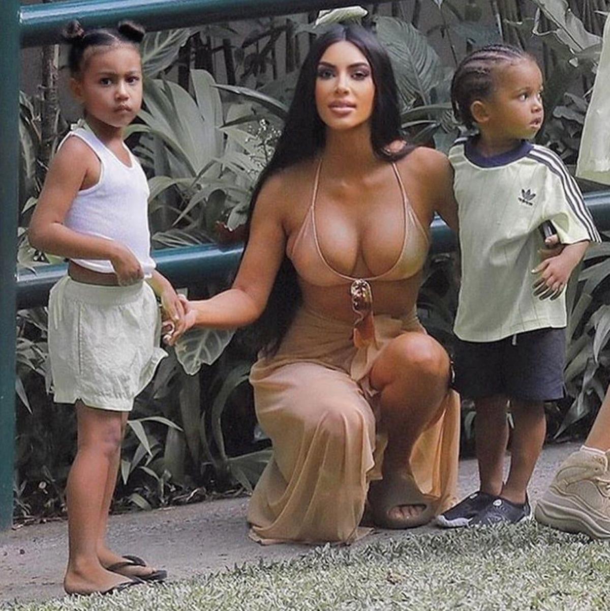 Kim Kardashian, sus hijos y la polémica del Photoshop