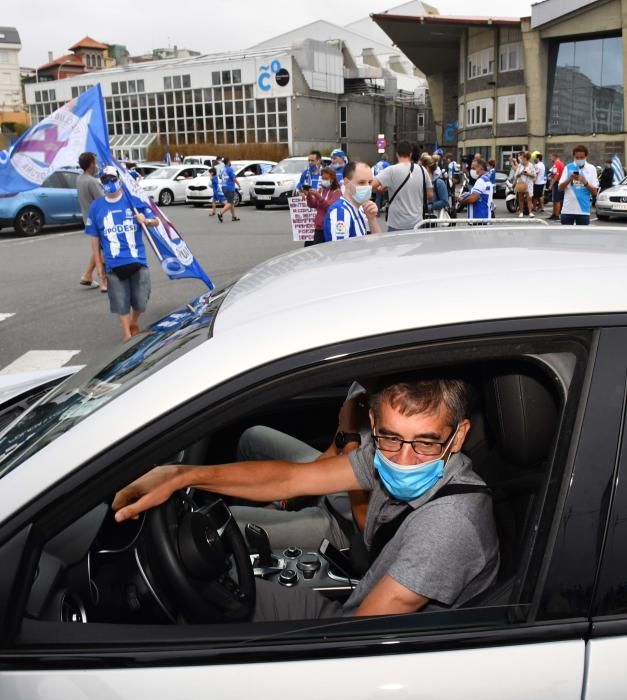 La caravana en defensa del Deportivo colapsó el tráfico en varios puntos de A Coruña.