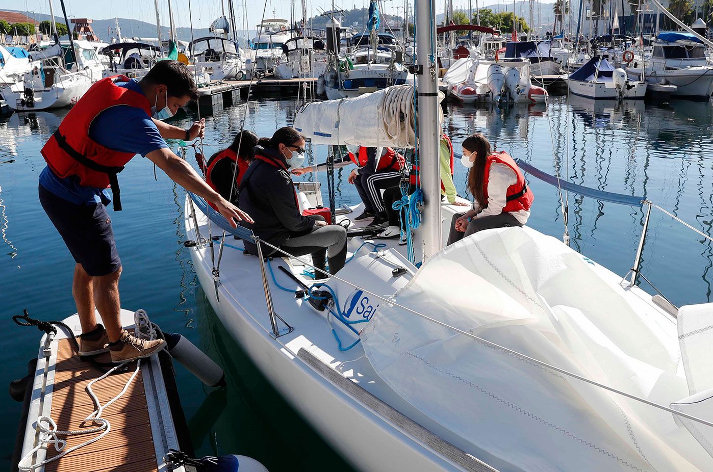 Aulas sobre el agua y libros de viento en la Ría de Vigo