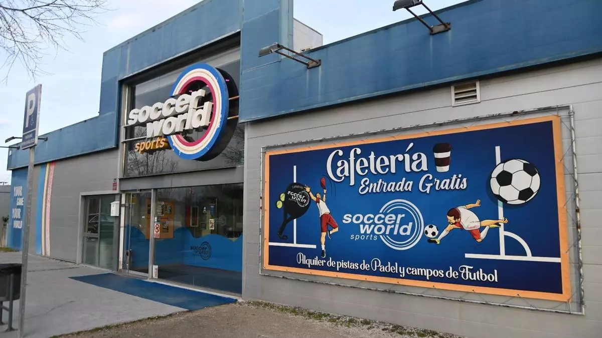 Las pistas de fútbol y pádel del Parque del Agua, en riesgo: Zaragoza aprueba extinguir el contrato de Soccerworld por impagos