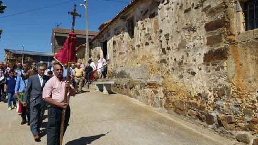 Los feligreses durante la procesión de san Lorenzo.