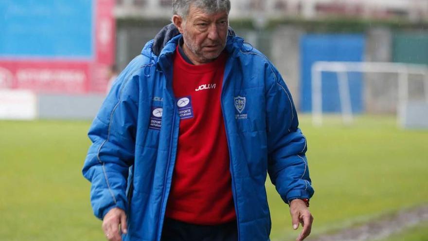 Pulgar durante el partido del domingo contra el Avilés en el Suárez Puerta.