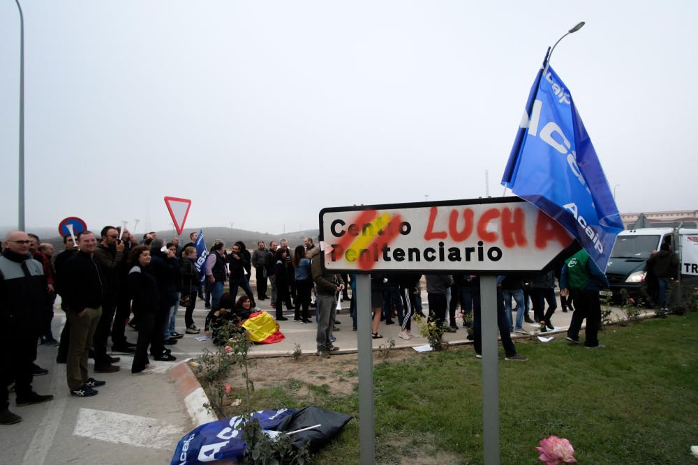 Protesta de los funcionarios de prisiones en la cárcel de Villena