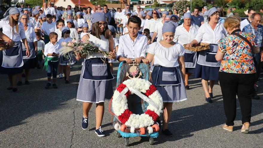 Meira renueva su fe en la Virgen del Carmen