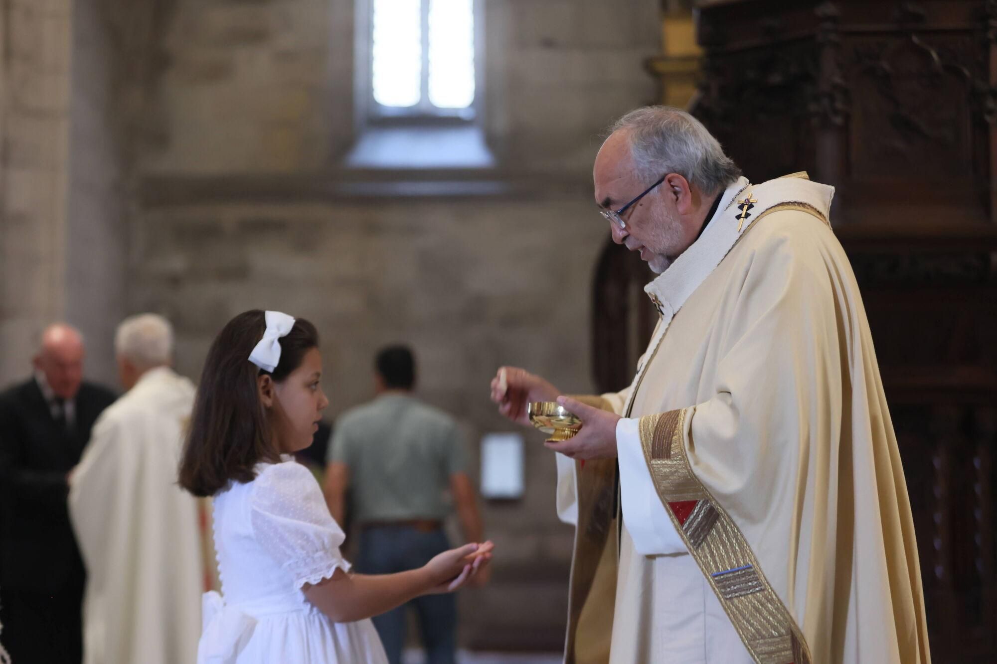 Así fue la misa del Corpus Christi en la catedral de Oviedo.