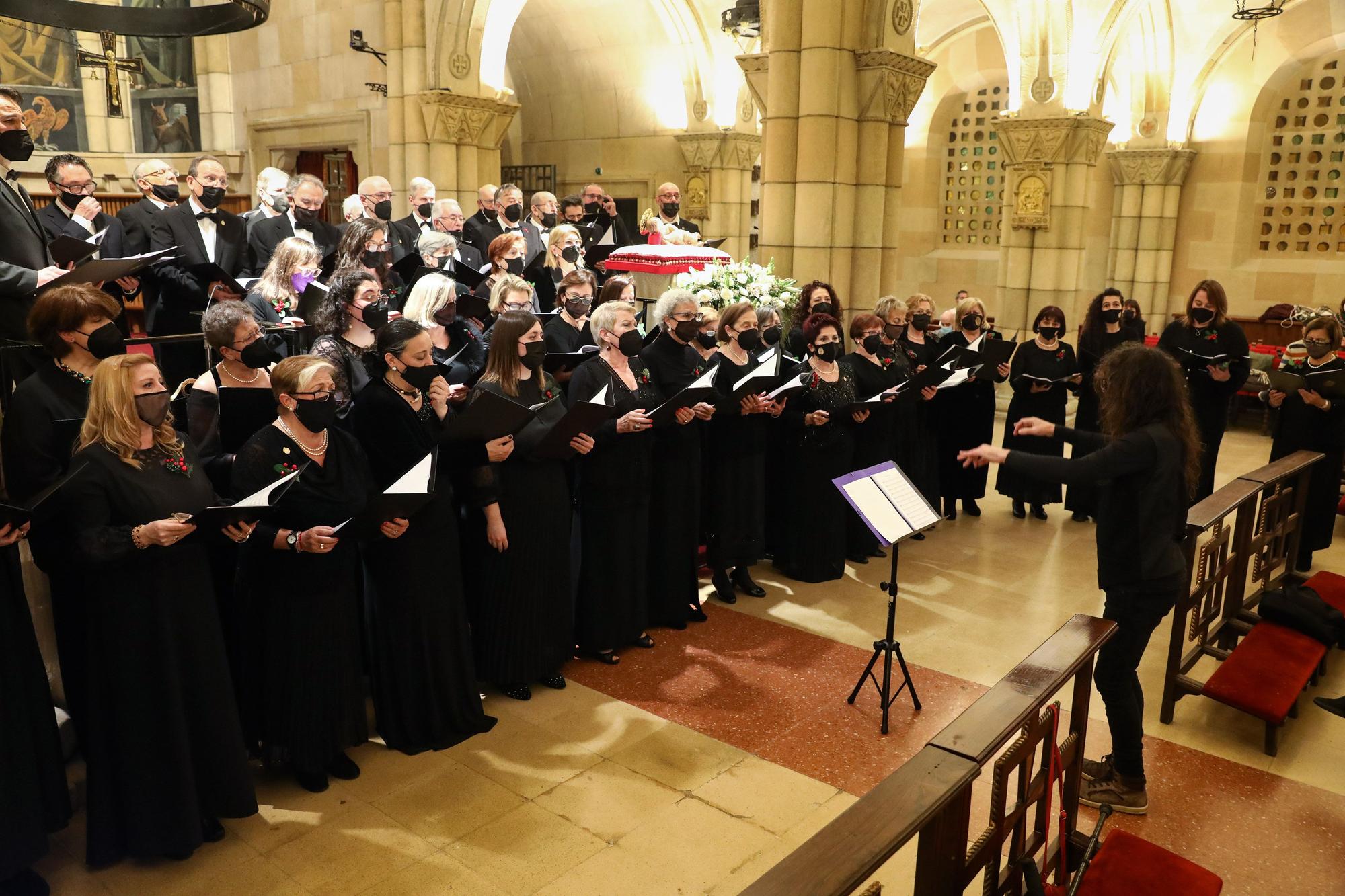 El concierto de Navidad de la Coral Polifónica, en imágenes