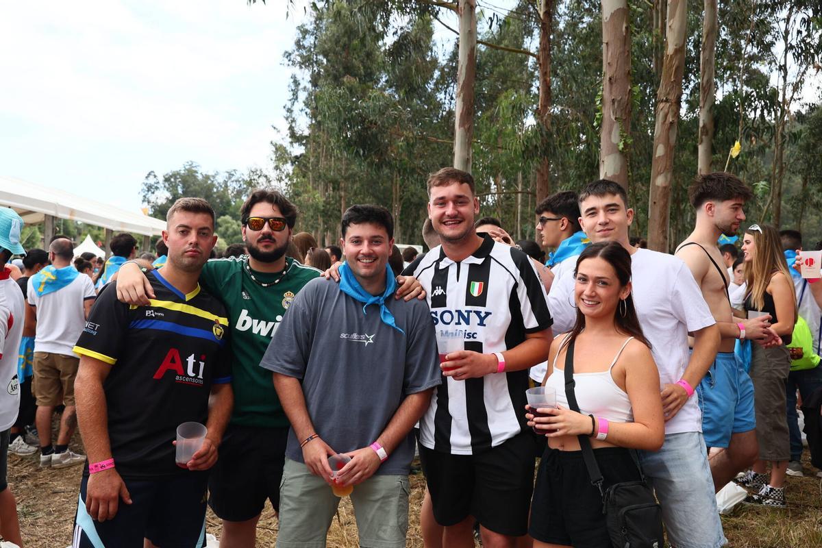 Miles de romeros toman el prao Salcéu en Pravia para celebrar el Xiringüelu Miles de romeros toman el prao Salcéu en Pravia para celebrar el Xiringüelu