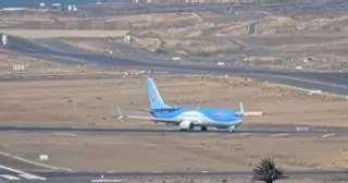 Así aterrizó un avión en el aeropuerto de Lanzarote tras el aviso de una bomba a bordo
